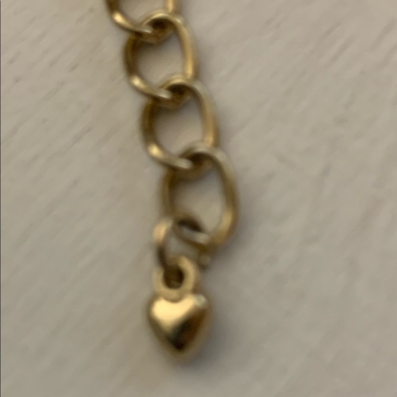 Flowers with Center Gold Pistil Style Ovary Round Clear Quartz Crystal Necklace - Picture 9 of 10